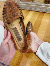 Load image into Gallery viewer, VINTAGE LEATHER MADE IN BRAZIL HUARACHES
