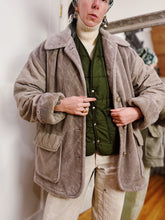 Load image into Gallery viewer, VINTAGE QUILTED FAUX FUR CHORE COAT

