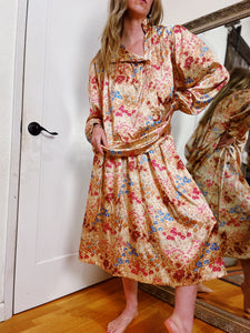 VINTAGE HANDMADE SATIN MEADOW SET