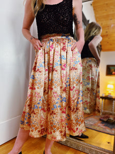 VINTAGE HANDMADE SATIN MEADOW SET