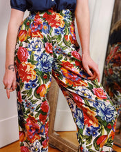 Load image into Gallery viewer, VINTAGE COTTON FLORAL TROUSERS
