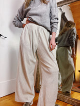 Load image into Gallery viewer, MODERN TEXTURED VELVET EASY PANTS
